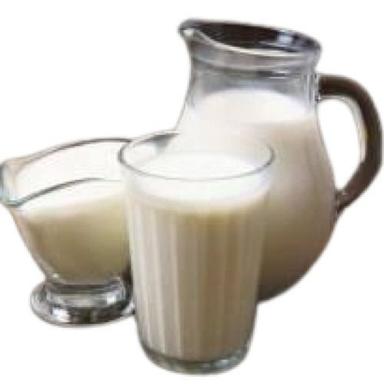 Hygienically Packed Original Flavor Raw White Cow Milk Age Group: Old-Aged