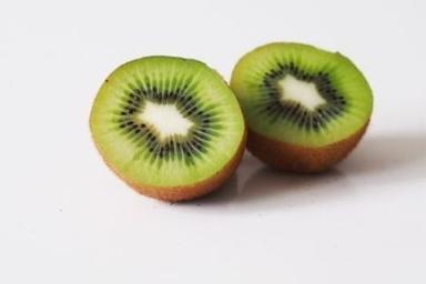 Common Round 3 Inch Whole Sweet Indian Origin Fresh And Natural Kiwi Fruit