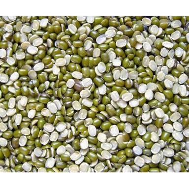 Natural Taste Green Chilka Moong Dal, High In Protein Capacity: 1000 Kg/Hr Kg/Hr