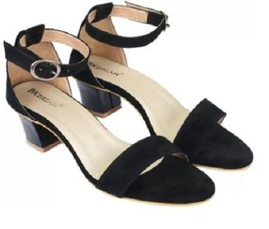 Fashionable And Long Lasting Women Black High Heels Sandal Heel Size: Medium Heal