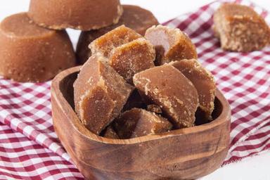 Natural Sweet Jaggery With Moisture 20% Origin: India