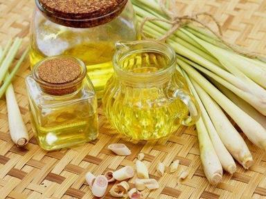 Pure Lemongrass Essential Oil For Cosmetics And Fragrance Use