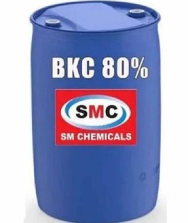 85% Moisture Pungent Smell Liquid Benzalkonium Chloride For Pharmaceutical Industry Acid Value: 23 %
