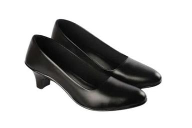 Black Comfortable And Stylish Synthetic Leather Mid Heel Formal Shoes For Ladies