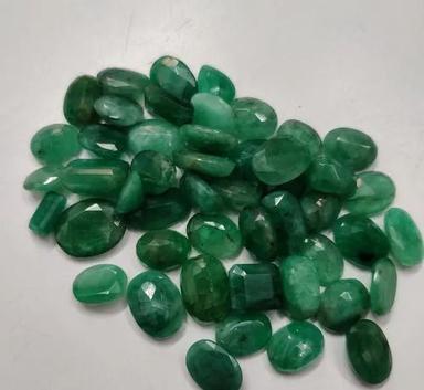 Natural Green Colambia Emerald Stone ( Panna) 5.57 Carat