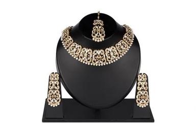 350 Gram Artificial Necklace Set With Earrings And Maang Tikka Gender: Women