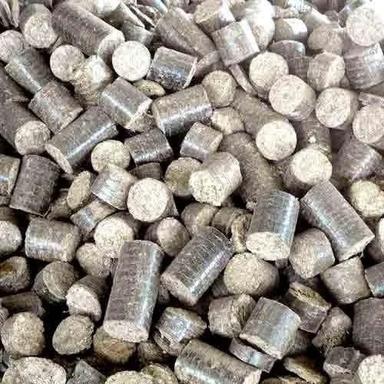 20% 8% Moisture 23.78% Ash Content 41.2% Volatile Matter Dried Biomass Briquette Coal 
