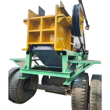 Mild Steel Body Hydraulic Pressure Mobile Stone Cruher For Construction Use Capacity: 00 Ton/Day