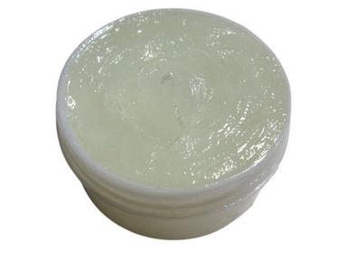 Smudge Proof Waterproof Smooth Texture Moisturizes Skin Petroleum Jelly 