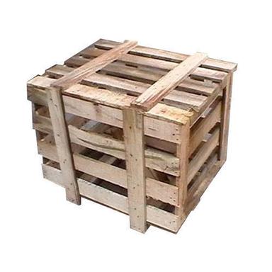 Brown 200 Kilogram Capacity Packaging Wooden Pallet