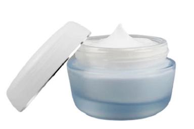 Smooth Texture Moisturizing Skin Brightening Daily Use Face Cream Age Group: 18 To 35