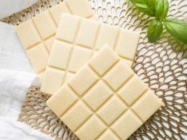 Eggless White Chocolate Bar