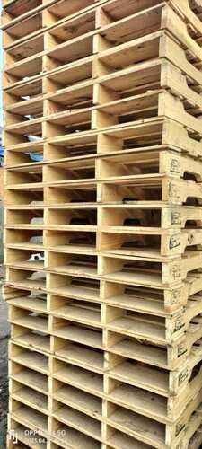 Very spacious Wooden Pallets