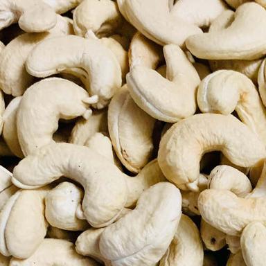 100% Natural And Pure Organic Half Moon Shaped Cashew Nut