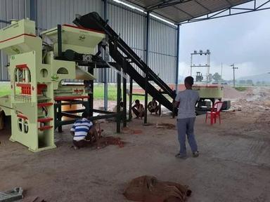 Easily Operate Interlocking Brick Making Machines