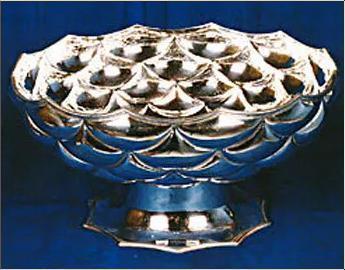 Various Colors Are Available Designer Silver Fruit Bowl 