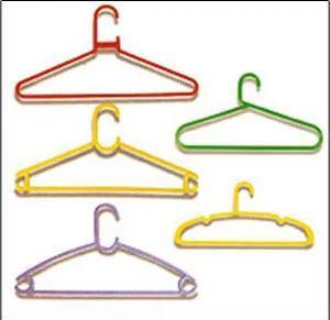 Various Colors Are Available Plasti Body Cloth Hangers