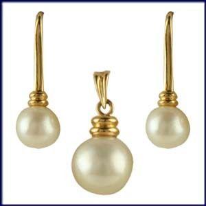 Gold Ear Tops With Pendant