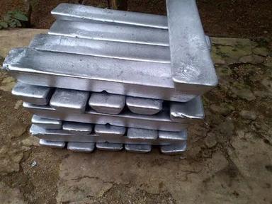 Oval High Grade Aluminium Ingot