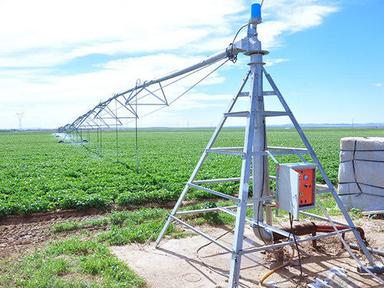 Center- Pivot Irrigation Machine