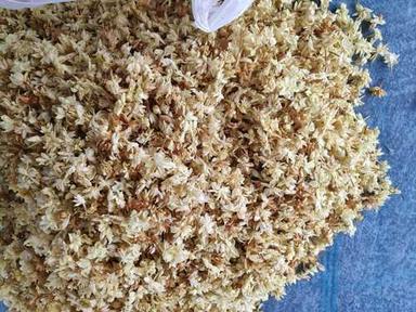 Pale White 3 To 4Mm Size Rae Bela Breed Dried Jasmine Flower With 1 Year Shelf Life