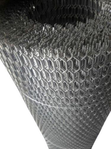 Silver Color Aluminium Wire Mesh Length: 30  Meter (M)