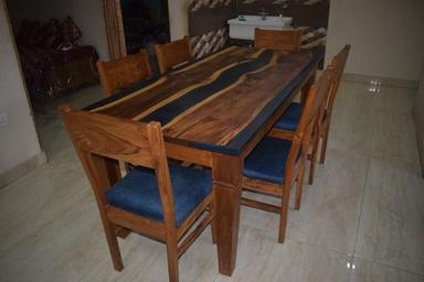 Durable And Strong Lightweight Termite Proof Wooden Plain Dining Table Set