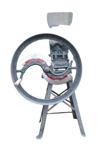 Grey Hand Operated Heavy Duty Agricultural Chaff Cutter, Capacity 150 Kg/Hr