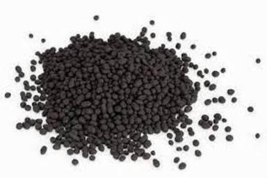 Black 98.8% Soluble 57-13-6 Granular Nitrogen Fertilizers For Agriculture