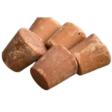 100% Pure And Organic Sweet Jaggery Cubes Packaging: Box