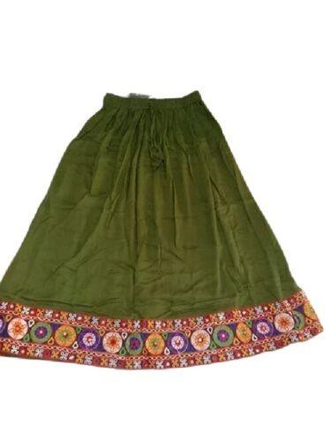 5 To 6 Colours Available Long Classic Women Skirt