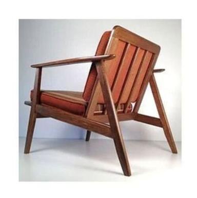Wooden Lounge Chair 