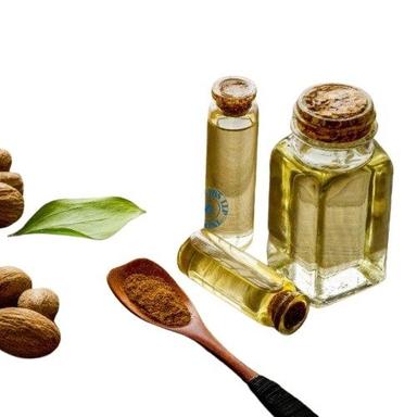 100% Natural Common Nutmeg Oil