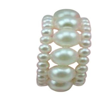 White Color Premium Design Fashionable Pearl Bracelet