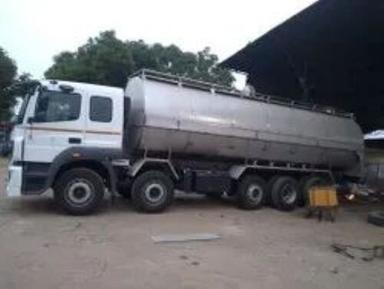 Road Milk Tankers - Capacity: 10000 L Liter/Day