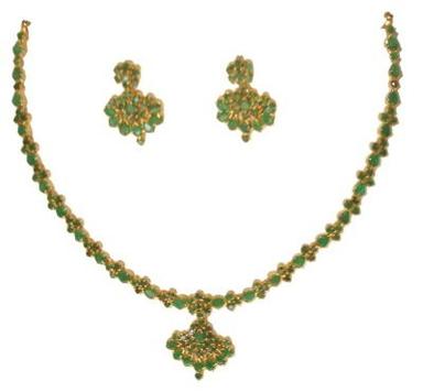 Gemstone Studded Necklace Set