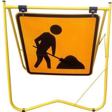Road Safety Reflective Signages Size: 600 Mm X 600 Mm