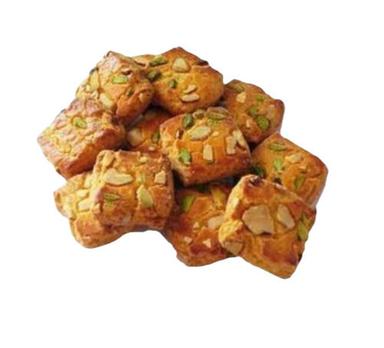 Topped With Peanut And Pista Sweet Crispy Bakery Biscuits Fat Content (%): 15.83 Grams (G)