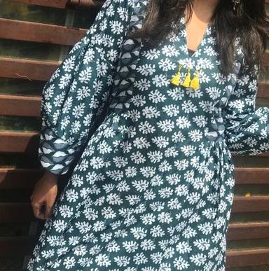 Cotton Printed Kurti With Balloon Sleeves And Yellow Tassel