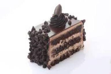 Soft Fluffy Good Source Of Energy Delicious Dessert Chocolate Pastries Fat Contains (%): 0.3 Grams (G)